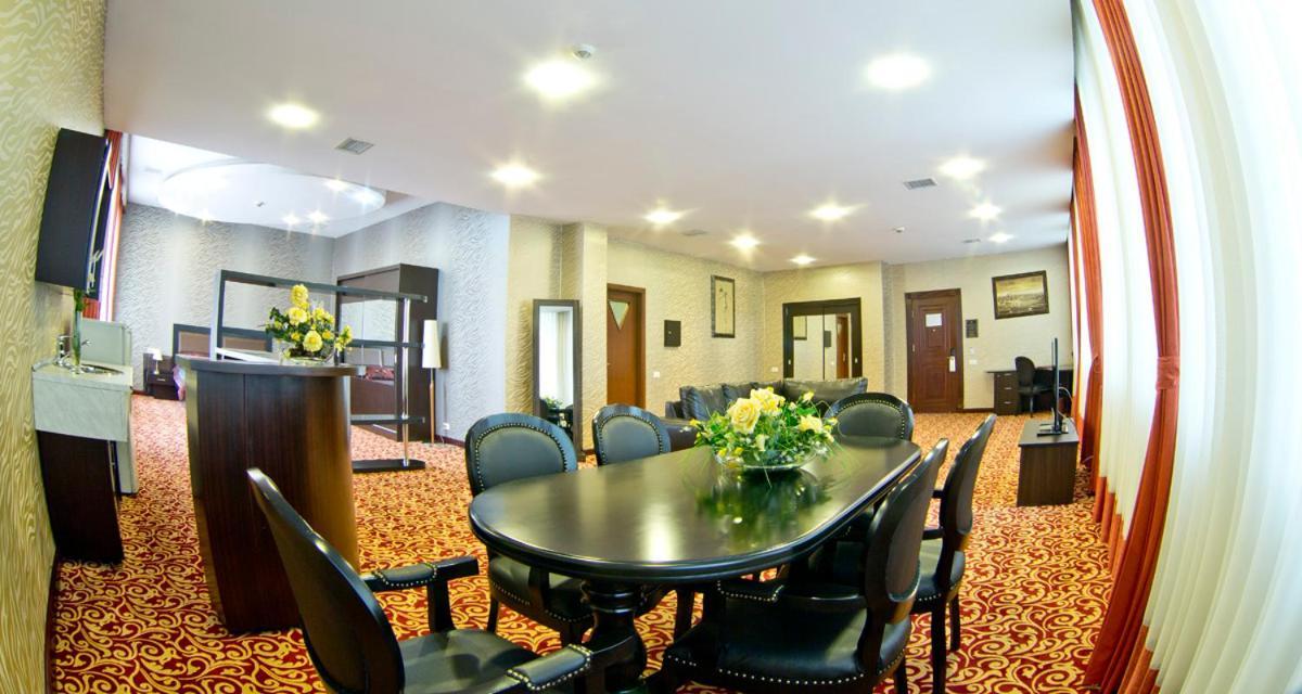 Ambassador Hotel Baku Exteriör bild