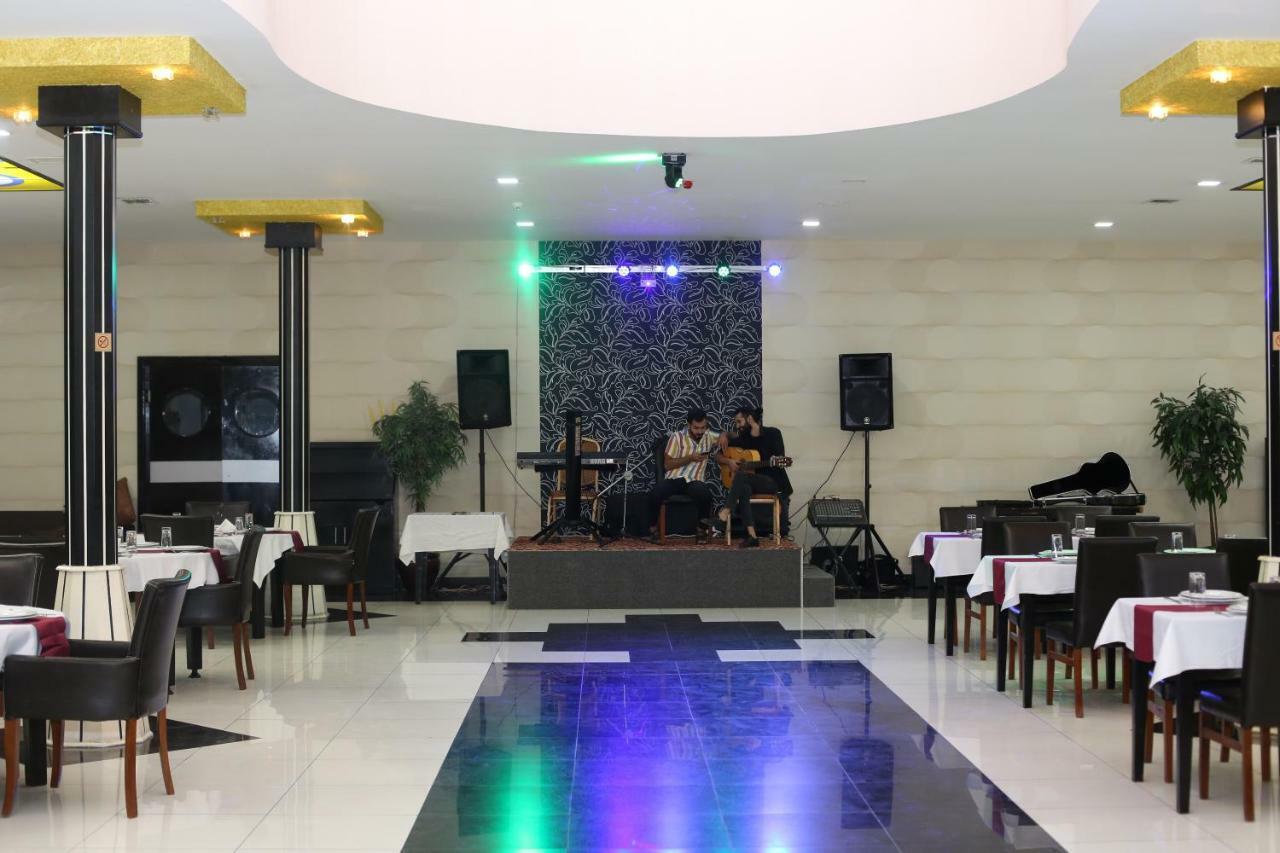 Ambassador Hotel Baku Exteriör bild