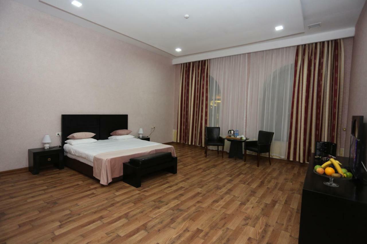Ambassador Hotel Baku Exteriör bild