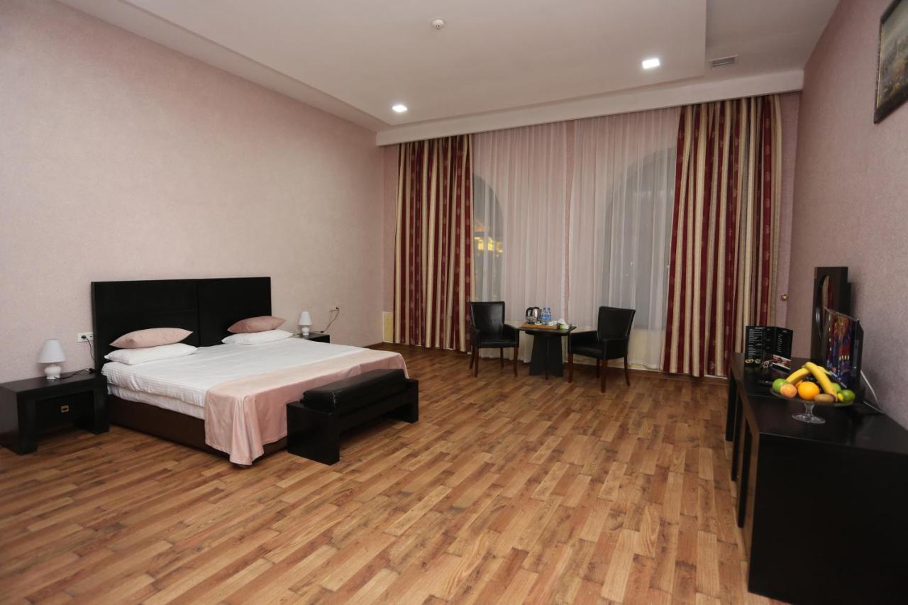 Ambassador Hotel Baku Exteriör bild